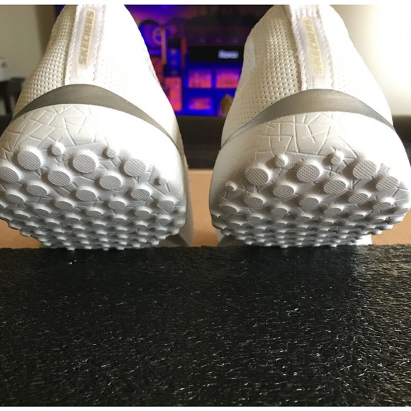 EUC Women's Skechers White Silver Slip On Walking Shoe Microburst Sudden Look 9 - Picture 10 of 12